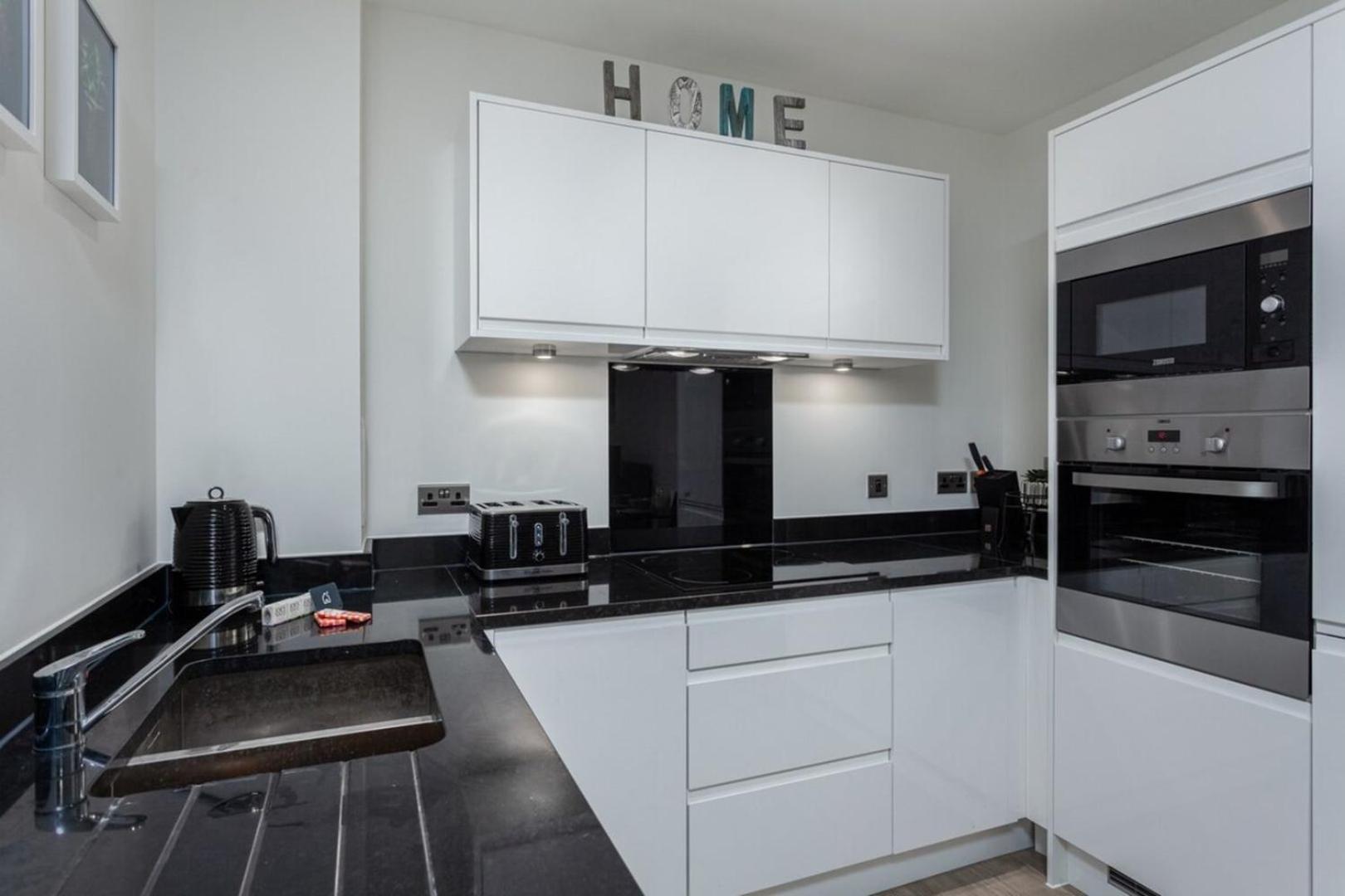 Classy Cricklewood Home London Eksteriør billede